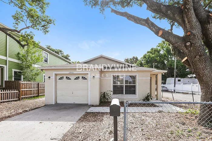 3 bed, 2.0 bath, 1286 sqft, $1,995 — Photo 2