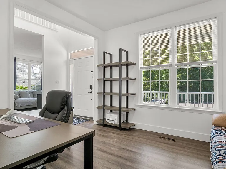 717 Lantern Pl — Photo 10