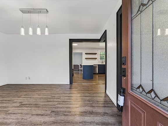 5th image of 209 Green Acres Cir