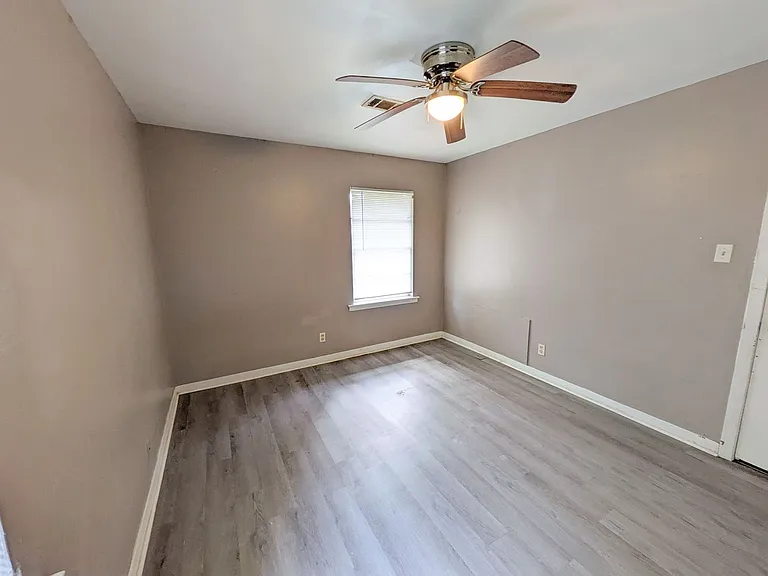 436 Gardenia Ave — Photo 15