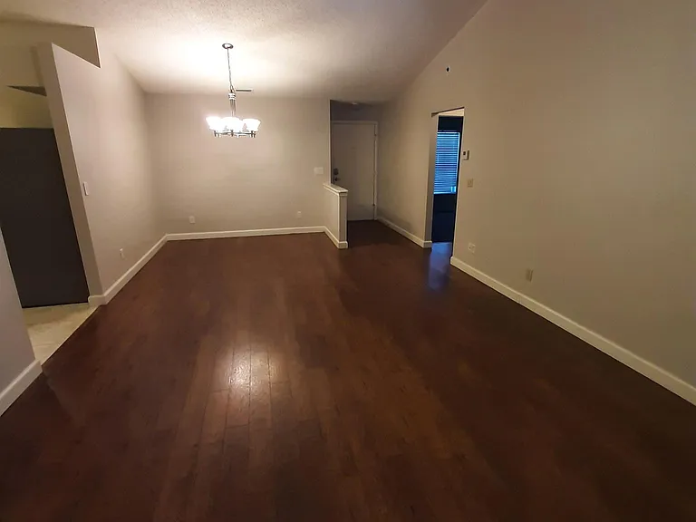 1811 Tarah Trace Dr — Photo 6