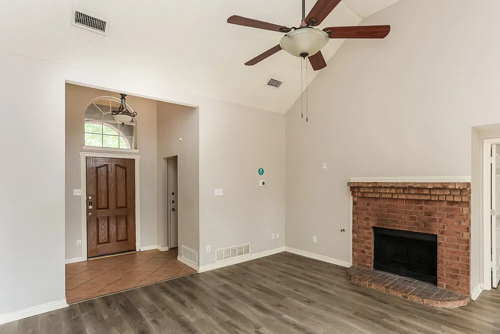 3 bed, 2.0 bath, 1508 sqft, $2,260 — Photo 4
