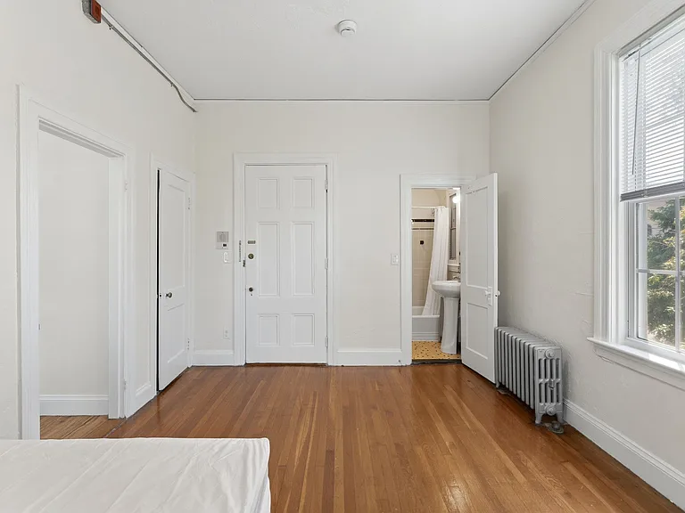 186 Waterman St #7 — Photo 4