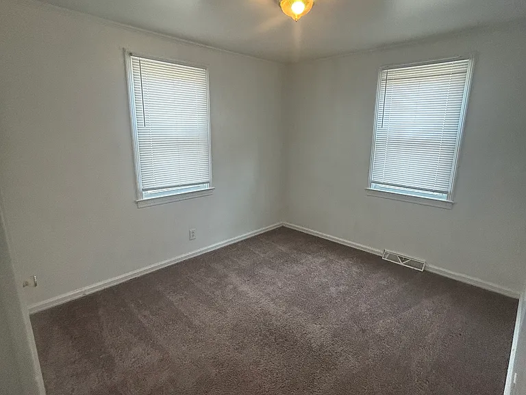 2616 Ludwig St — Photo 6