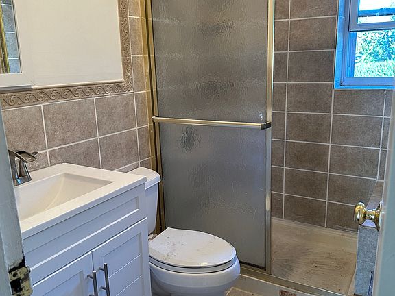 2nd image of 182 Seaton Rd APT 1