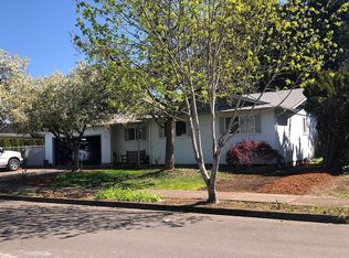 1317 Lawnridge Ave, Springfield, OR 97477