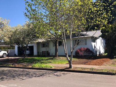 1317 Lawnridge Ave, Springfield, OR, 97477