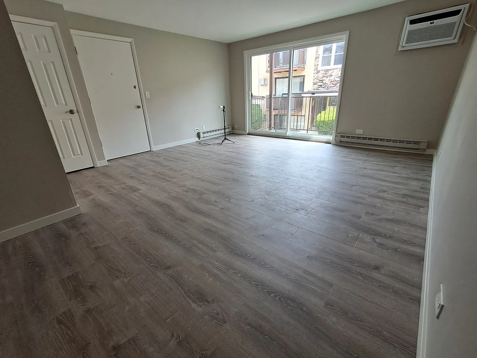 1 bed, 695 sqft, $1,600 — Photo 1