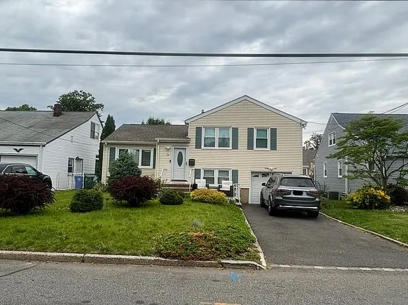 34 Robbinwood Ter, Linden, NJ 07036