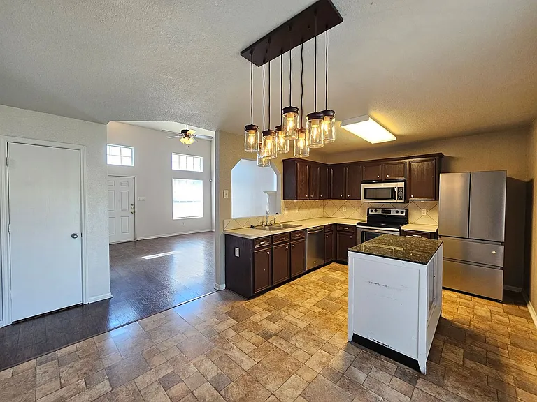 4207 Indigo Dr — Photo 7