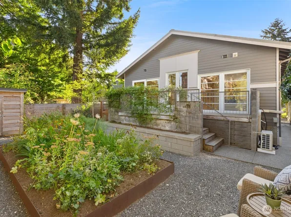 5760 25th Avenue NE, Seattle, WA 98105