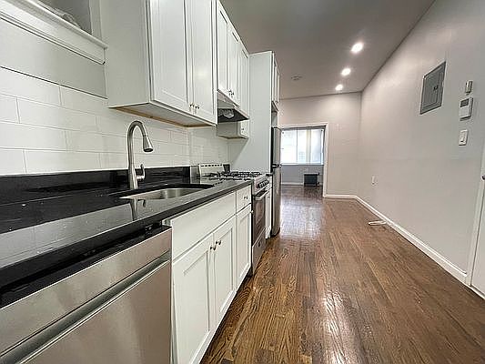1st image of 45 Underhill Ave #C1