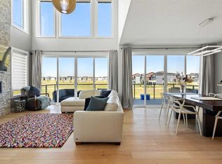 52 N Evansfield Mnr NW, Calgary, AB T3P1J9