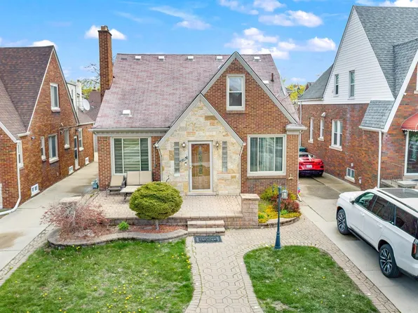 7716 W Morrow Cir, Dearborn, MI 48126