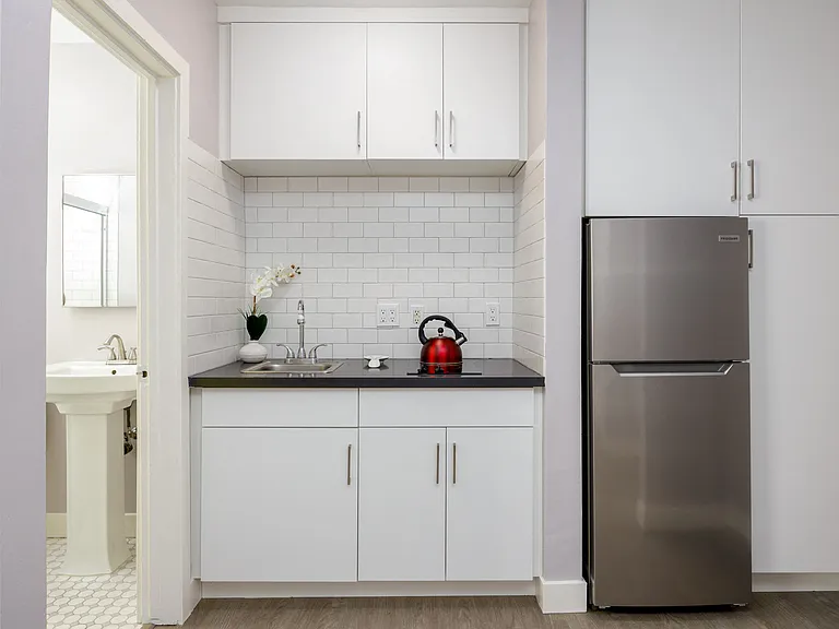 Belcrest Apartments — Photo 3