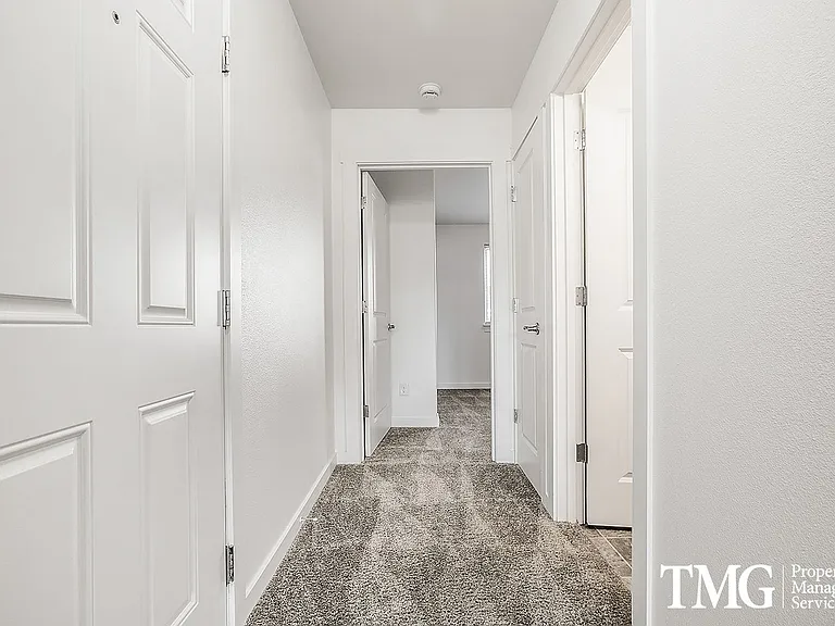 1017 SE 12th Ave — Photo 104