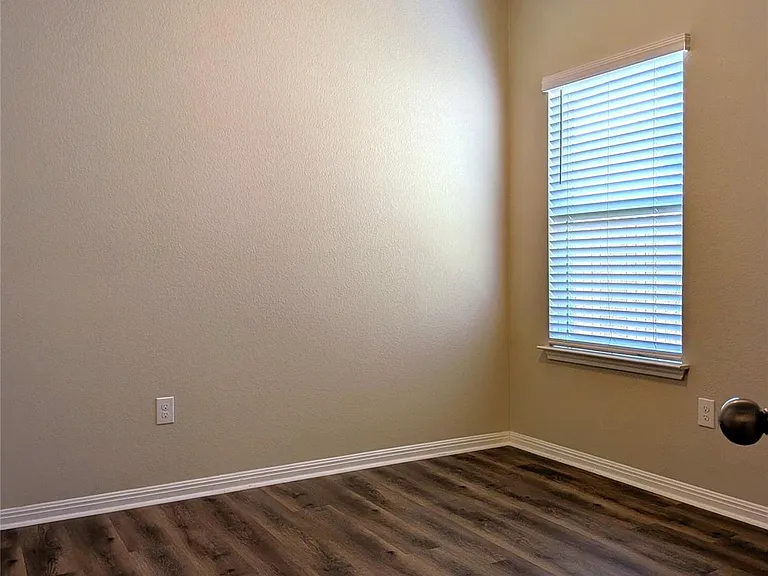 632 Independence Ave — Photo 21