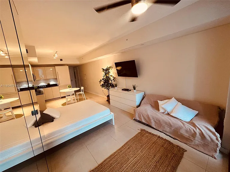 1010 Brickell Ave #2710 — Photo 9