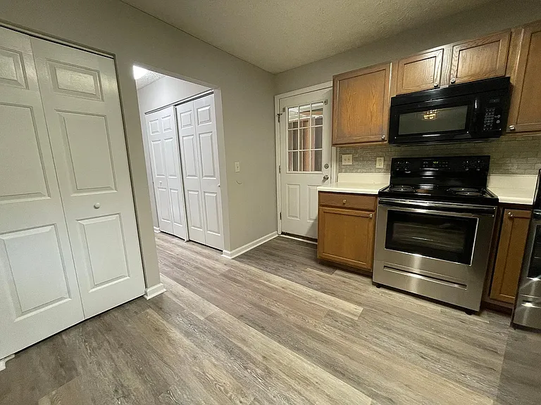 2412 Springhill Ave — Photo 3