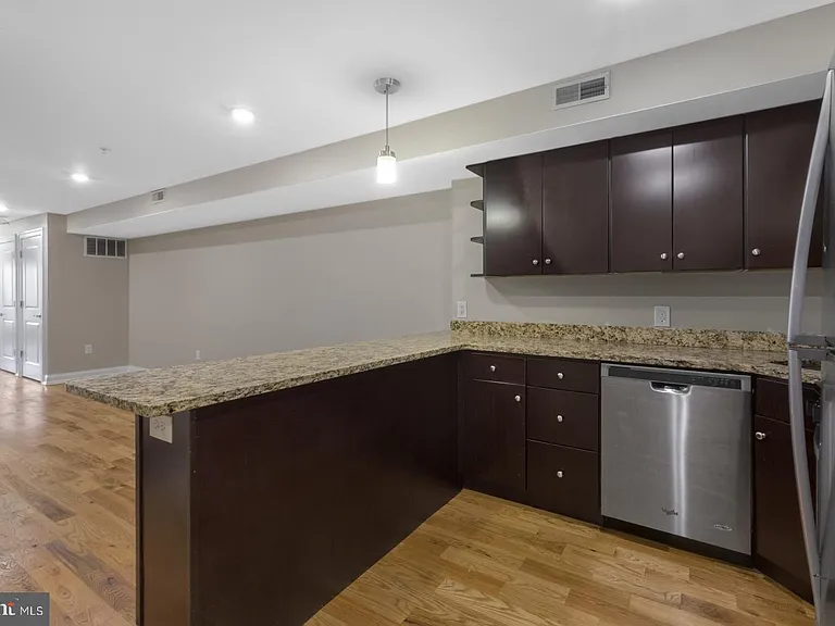 704 Alter St #D — Photo 8