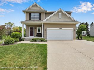 1083 Oakwood Dr, Dewitt, MI 48820