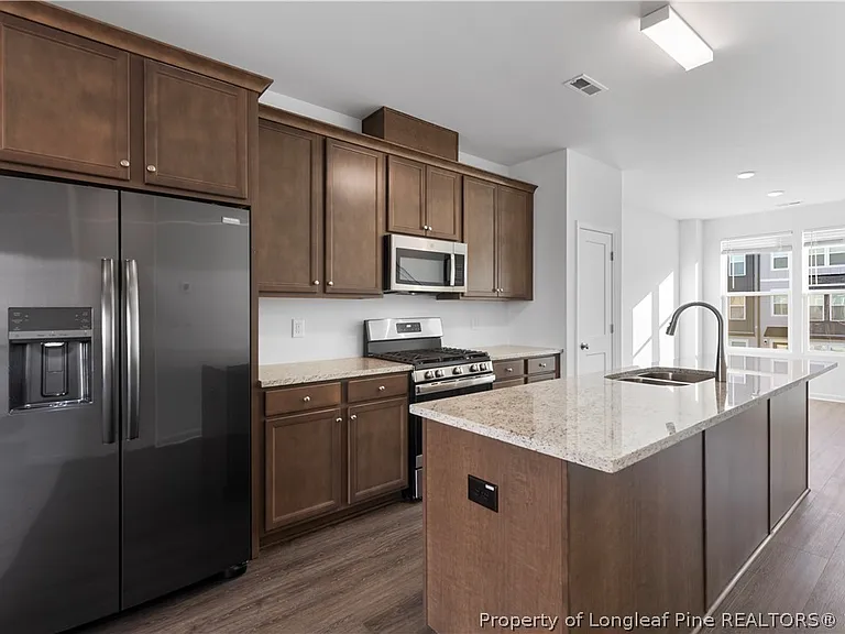 1939 Robin Hill Ln — Photo 10