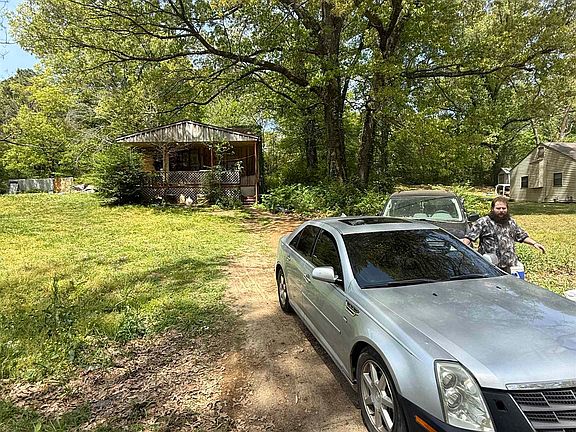 4th image of 5085 Clinton Rd