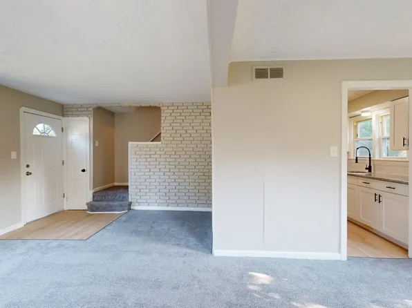 11321 Kensington Ave, Cleveland, OH 44111