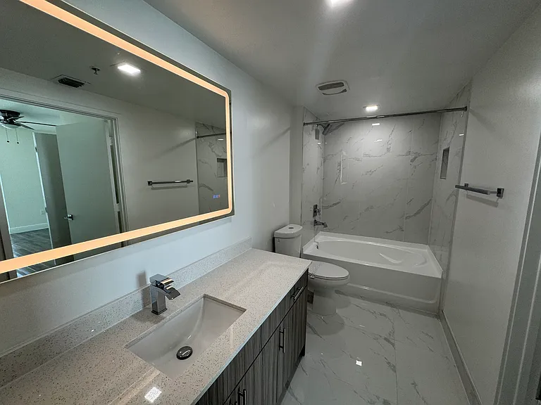 110 SW 13th St #807 — Photo 12