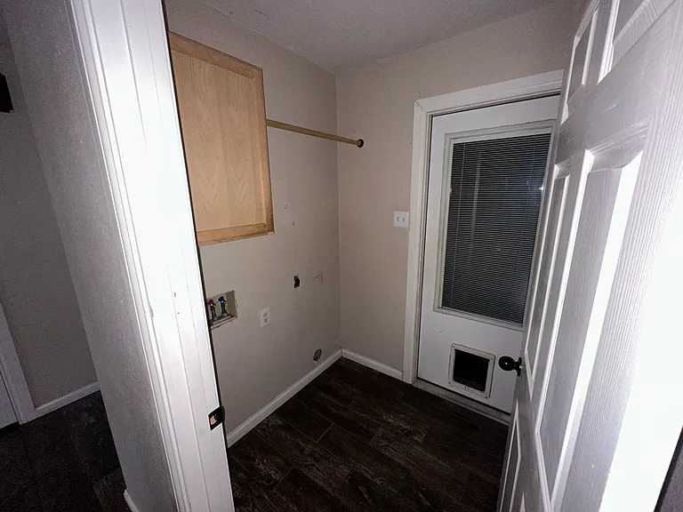 625 Main St — Photo 16