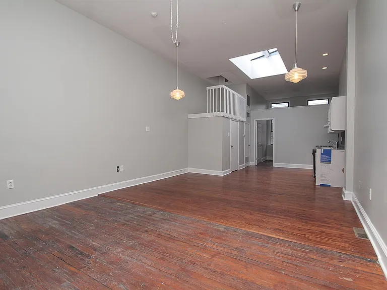 1527 South Street — Photo 13
