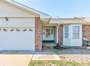 4 Shady Oak Ct, Saint Charles, MO 63301