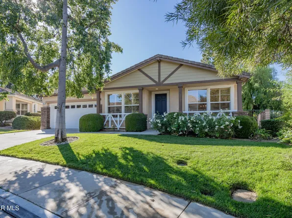 911 Red Pine Dr, Simi Valley, CA 93065