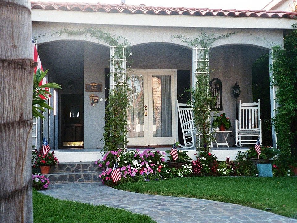 1st image of 432 B Ave