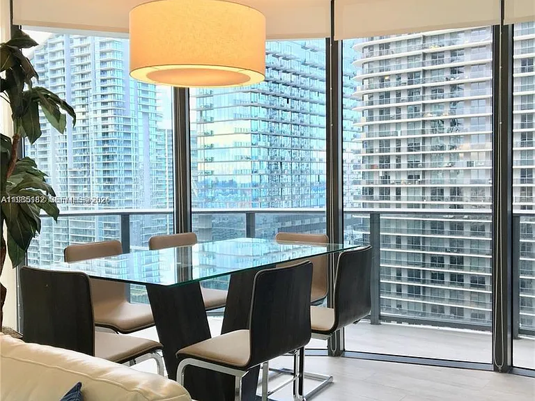 55 SW 9th St #2901 — Photo 9