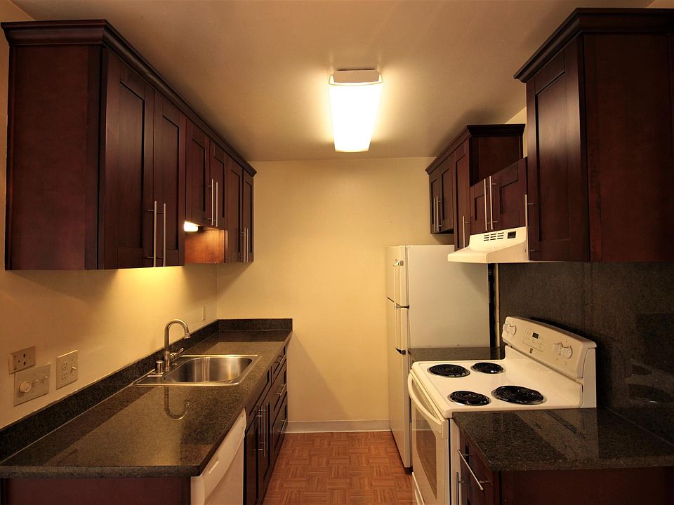 1st image of 930 Kiely Blvd