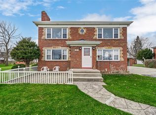 59 S Youngs Rd, Williamsville, NY 14221