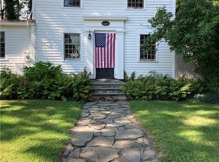 78 Main St, Newtown, CT 06470