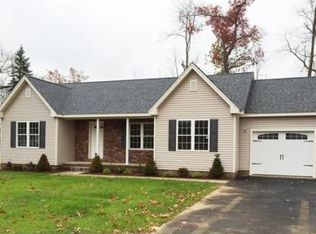 20 Woodside Dr, Agawam, MA 01001