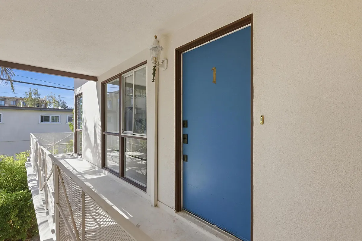 Building Photo - 4418 Vantage Ave #1