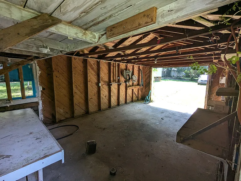 220 E 3rd St — Photo 3