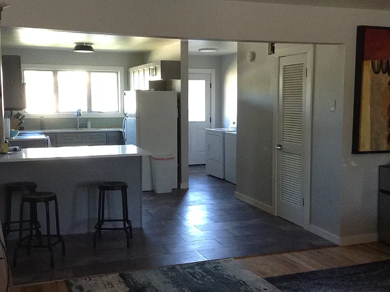 1101 W Dickerson St — Photo 9