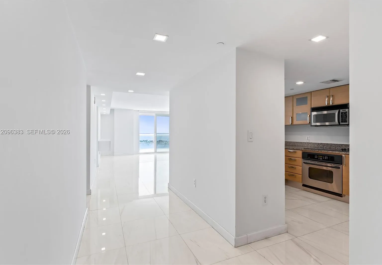 Skyline On Brickell Condo — Photo 3