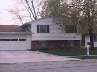 5043 Mapleview Dr, Vermilion, OH 44089