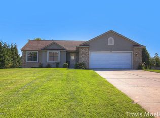 7898 Parkside Ct, Jenison, MI 49428