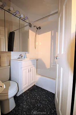 Rented by City Connections Realty | media 29