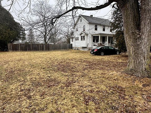 2nd image of 1207 Vanderbilt Rd