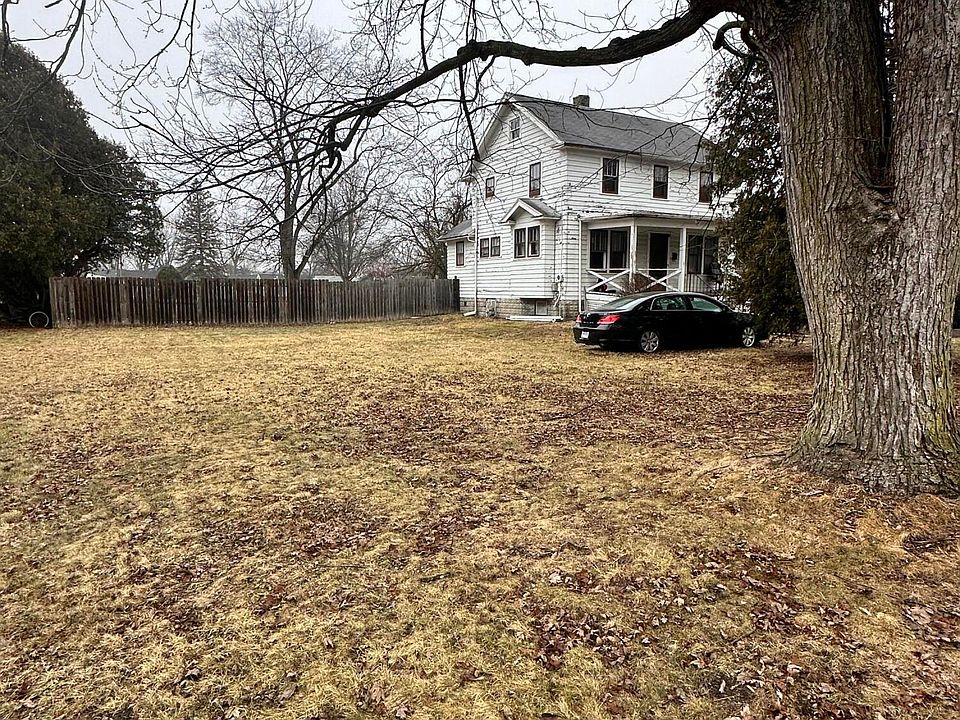 2nd image of 1207 Vanderbilt Rd