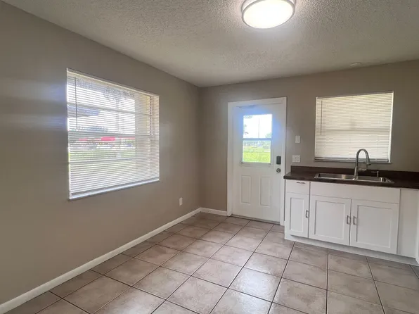 2207 S 34th St #A, Fort Pierce, FL 34947