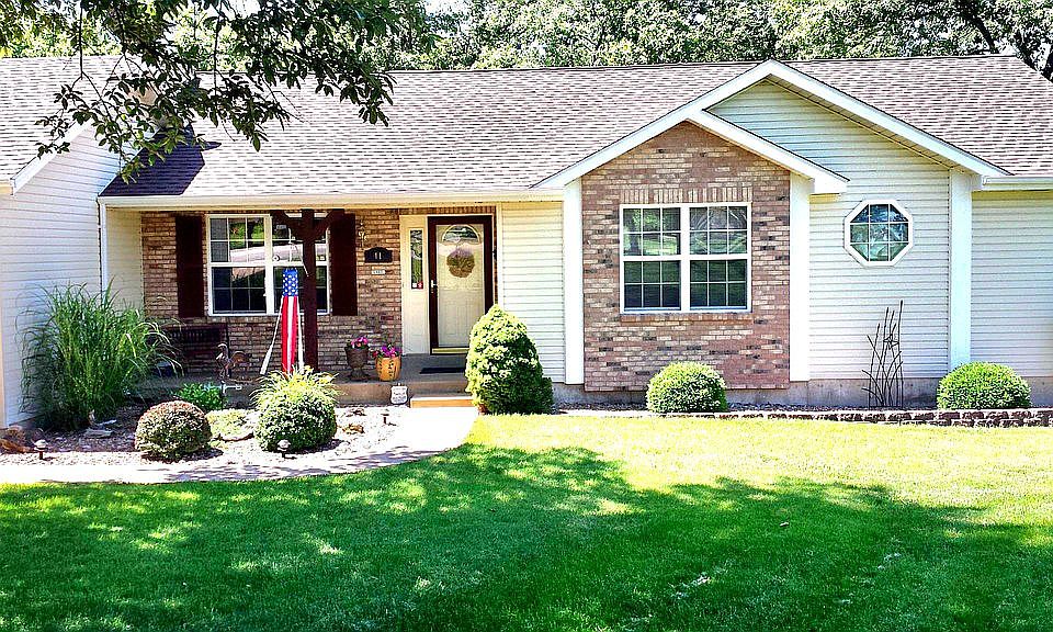 1st image of 11 Argent Oaks Dr